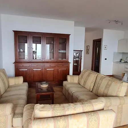 Belvedere B ستريزا